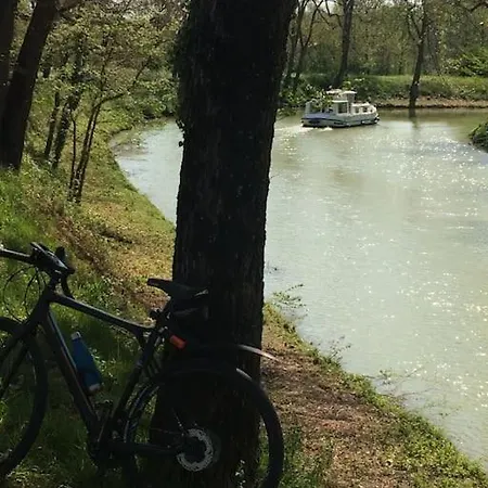 Ferme Les Serieges Hébergement de vacances Villenouvelle